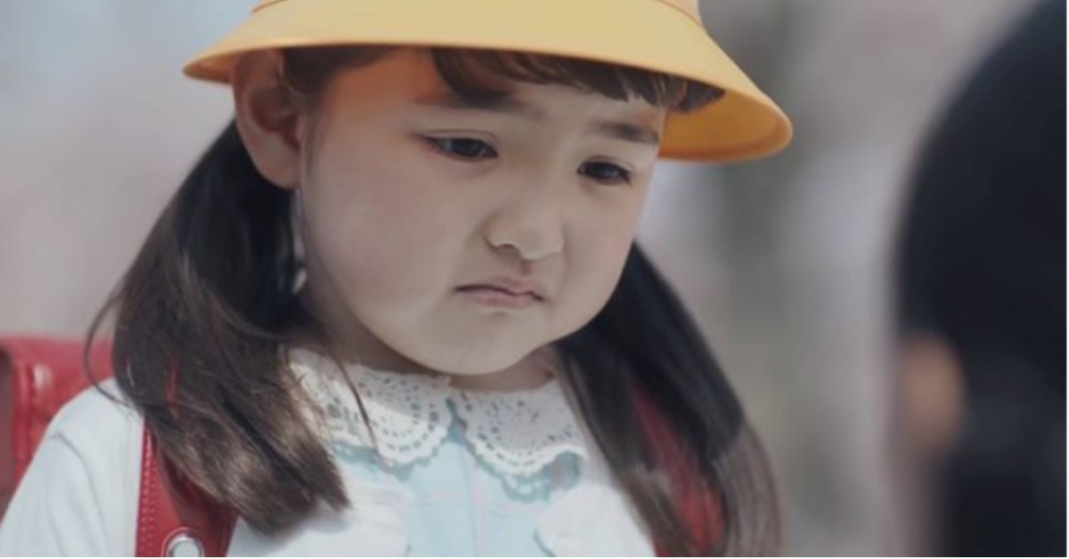 你獨自走的路，都有媽媽的守護 感人、日本廣告、媽媽的守護、MAMA POCKET、書包