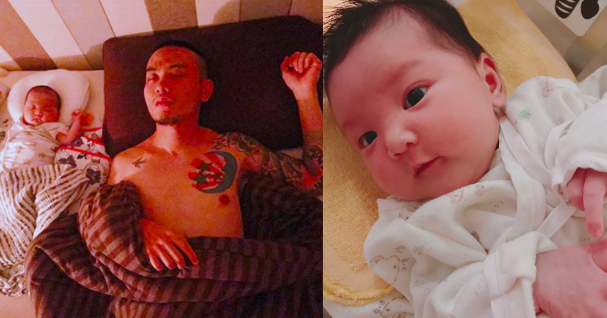 滅火器主唱楊大正睡相與女兒一個樣！山東笑稱「這是一對坐捷運的父女嗎？」 滅火器、樂團、主唱、楊大正、山東、滿月、寶寶、小孩、甜蜜、 幸福、浪漫、父女、睡相、懷孕