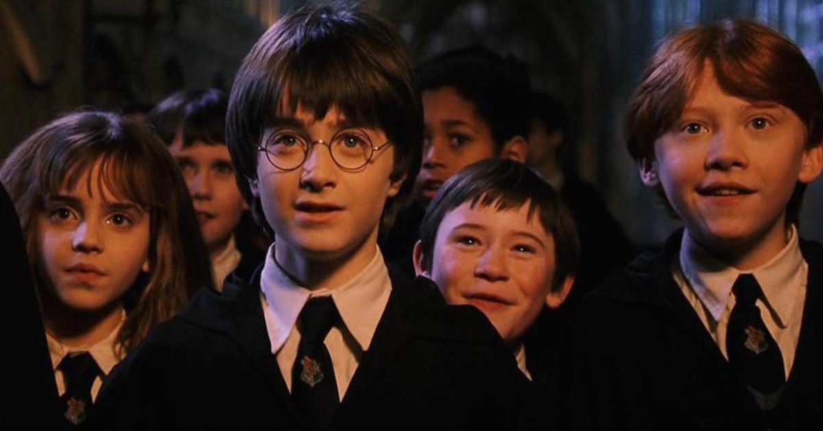 霍格華茲的同學們買新課本囉！歡慶20週年鉅獻《哈利波特：穿越魔法史》 霍格華茲、大英圖書館、哈利波特、穿越魔法史、買書、剁手指小姐、文獻、手稿、JK羅琳、mook、學院包包、葛來分多、史萊哲林、讀讀書