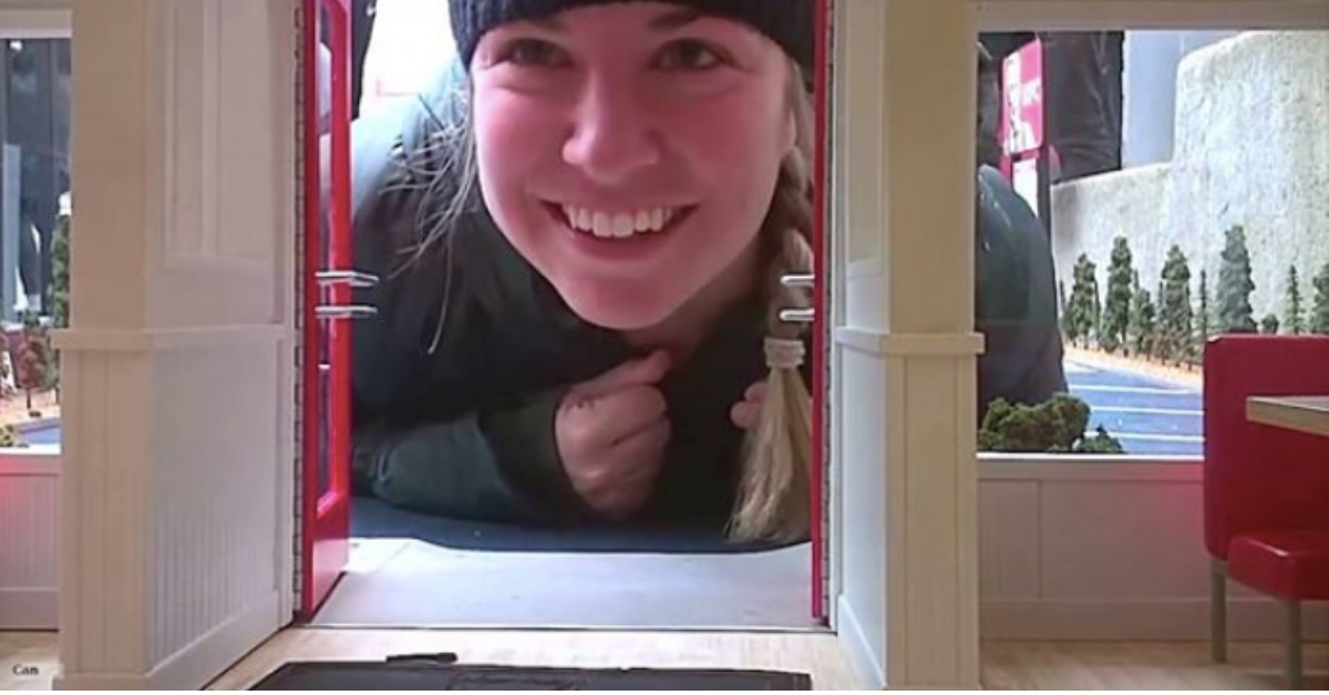 歡迎來到世界上最小間的肯德基 世界最小、肯德基、