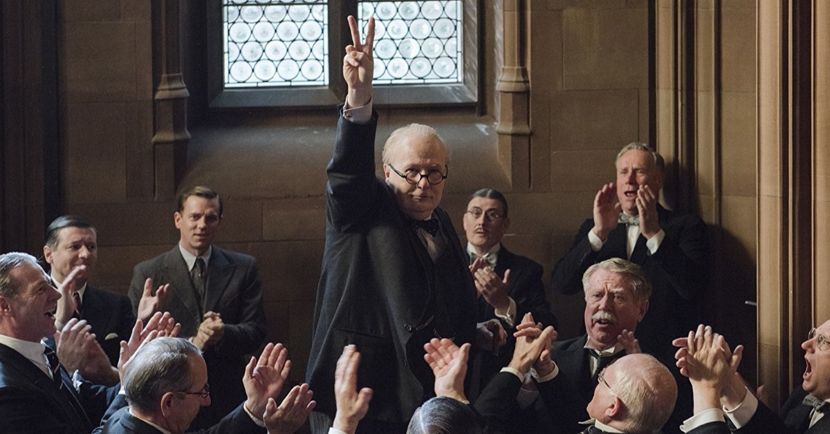 就算是邱吉爾也可能懷疑自己？！《最黑暗的時刻》教你擇善固執 最黑暗的時刻、蓋瑞歐德曼、邱吉爾、二次大戰、敦克爾克、英國、希特勒、納粹、徵調民船