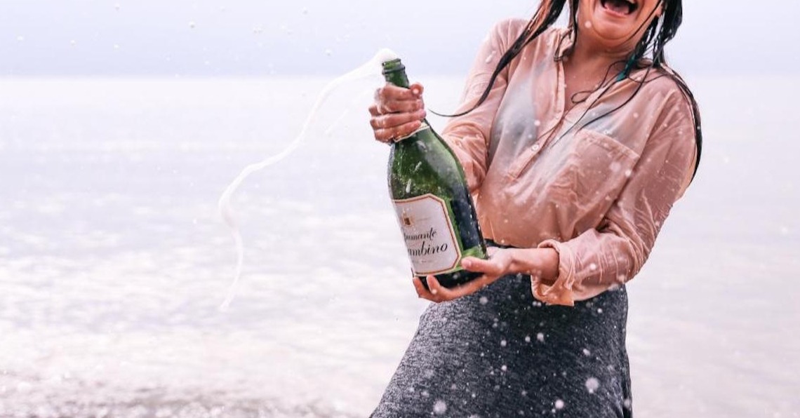 看漫畫學喝酒！歡樂暢飲你需要知識王、酒精系漫畫推薦！ 漫畫、酒精、喝酒、日本酒、紅酒、神之雫、夏子的酒、一支獨享、12使徒、買酒看漫畫、王牌酒保、讀讀書