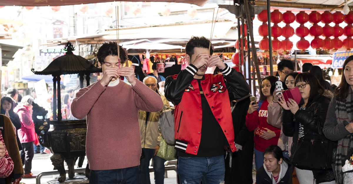 黃騰浩、許光漢現身發紅包！粉絲熱情擠爆迪化街 黃騰浩、許光漢、紅包、粉絲、熱情、迪化街