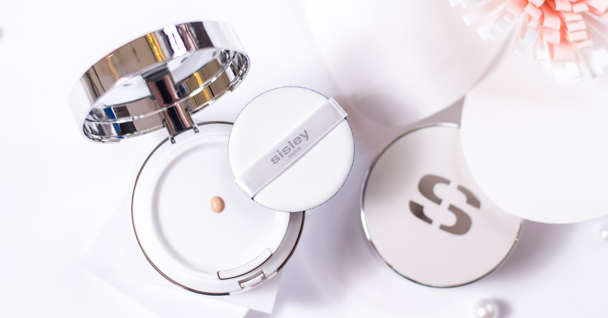 這個氣墊竟然越拍越亮！SISLEY推出全新零粉感「極致美白粉凝精華」 氣墊、sisley、極致美白粉凝精華、氣墊粉餅