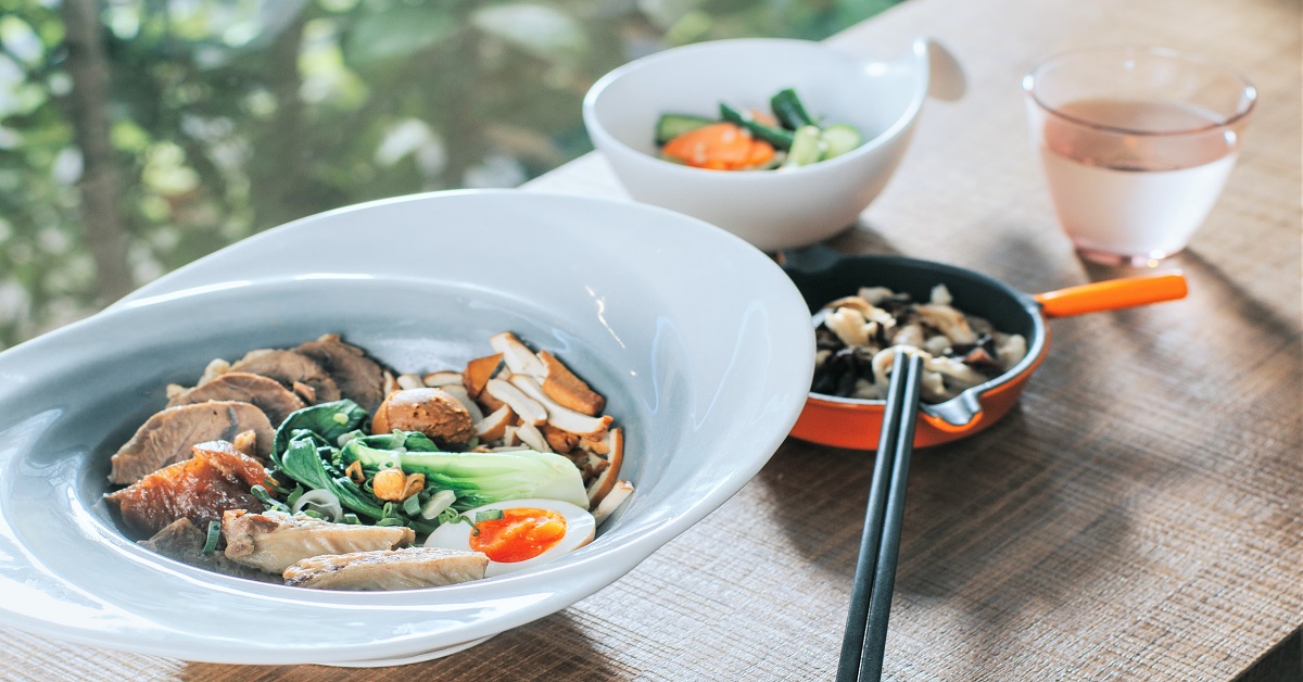 繽紛「美顏牛油球」初登場！連少女也忍不住打卡的「餐酒級」牛肉麵店 台北、國父紀念館、美食、牛肉麵、推薦、饗拌麵