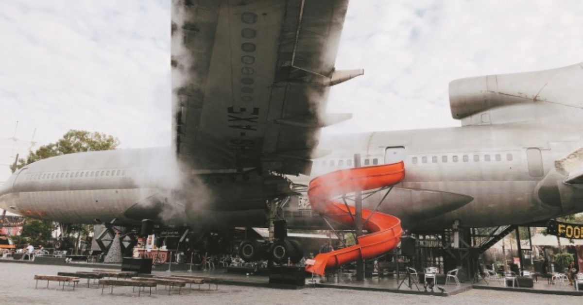 泰國注目新景點「飛機創意市集」！旅遊達人帶你搭地鐵遊曼谷 | 妞書僮 享受吧!曼谷小旅行、飛機創意市集、泰國、旅遊、Chang Chui Market、泰國旅遊、曼谷、剁手指小姐、買書、讀讀書