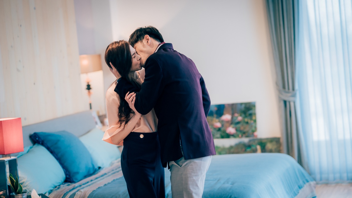 《1006的房客》黃騰浩殺人嚇到吃手手，反差萌開心收藏網友貼圖 1006的房客、黃騰浩、反差萌、謝沛恩