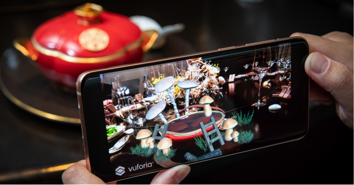 看著蘑菇排隊跳進湯裡才能開吃！台北文華東方酒店×三星「點食晨金#LetsGold」限定登場 Samsung、文華東方、LetsGold星級菜單、S9+、科技、美食、AR、VR