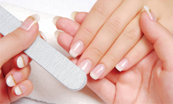 素甲也不怕 指甲保養超基礎小撇步    去光水、Base coat、指緣、素甲、指甲油