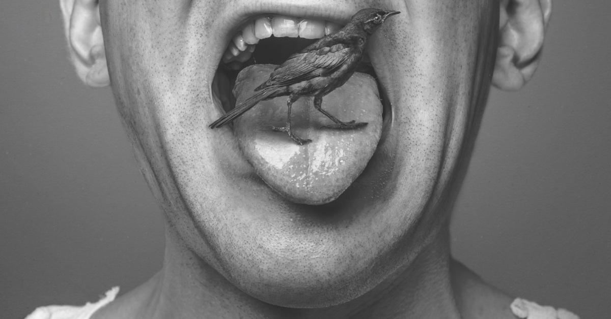 目睹母親慘死後，他不停畫著一種血紅的鳥──《問米》書摘轉載 | 妞書僮 聊齋、妞怪談、鬼故事、鬼月、試膽大會、百物語、妖魔鬼怪、殺人、命案、讀讀書