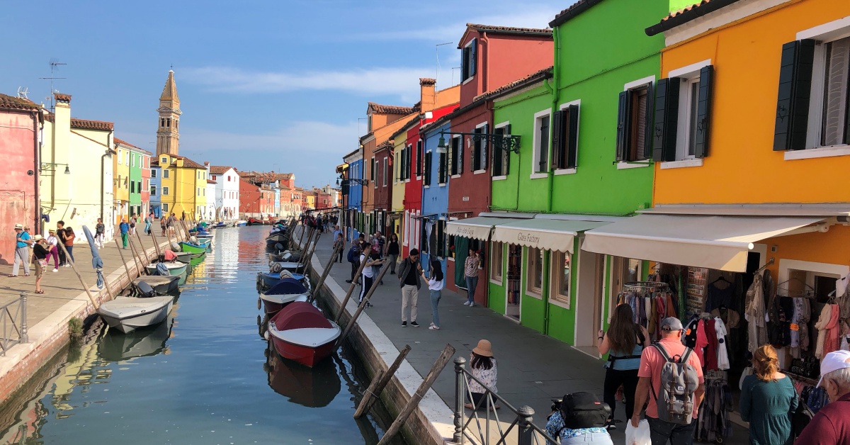 布拉諾島 Burano｜又稱彩色島，繽紛小屋的背後故事好有趣，隨意拍隨便美的天然攝影棚 布拉諾島、Burano、彩色島、繽紛小屋、天然攝影棚