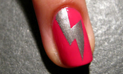 畫上去就能擁有魔法？DIY閃電指彩 美甲、指彩、DIY、流行、教學