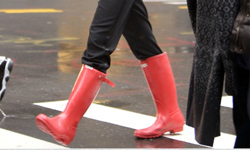 姐穿的不是雨靴是時尚　大明星愛雨鞋街拍 下雨、英國、hunter、雨靴、雨鞋