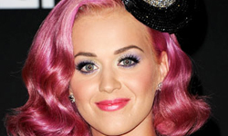 粉紅泡泡糖髮色　從頭髮開始粉嫩一整個春季 挑染、明星、歐美、染髮、粉紅