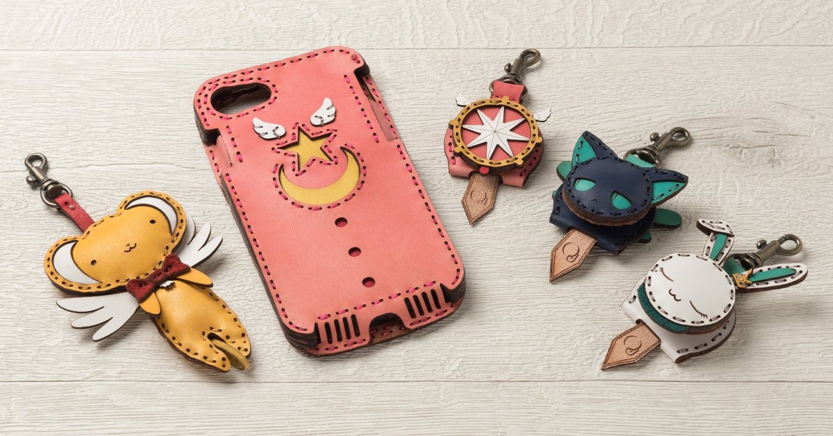 想要get小櫻同款手機殼嗎？超生火的《庫洛魔法使》皮件第2彈又來燒 庫洛魔法使、透明卡篇、OJAGA DESIGN、皮件、小櫻、小可、斯比、小桃、雪兔、鑰匙圈、胸針、手機殼