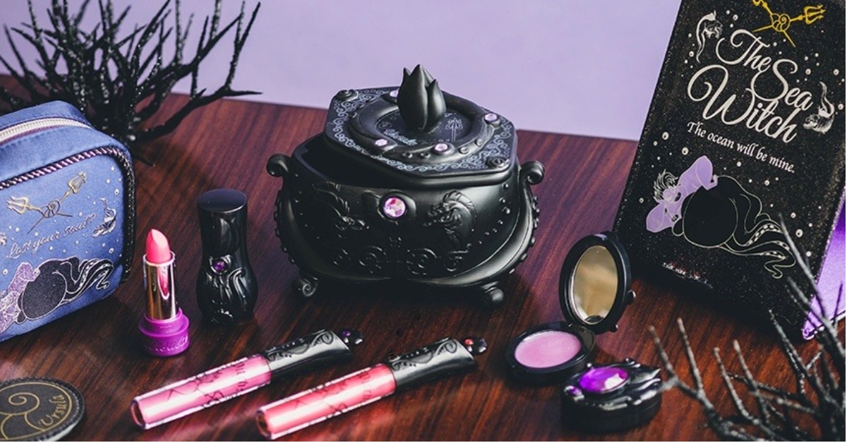 「烏蘇拉」稱霸日本迪士尼商店？！唇膏、化妝包等美妝週邊壞進女孩心 日本、迪士尼商店、反派角色、烏蘇拉、美妝、唇膏、化妝包、時尚