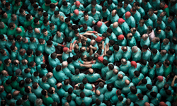 通往天堂的肉梯──西班牙人塔比賽 肉梯、人塔、疊羅漢、比賽、西班牙