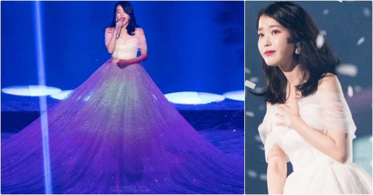 夢幻禮服盡收滿夜螢火…「IU」10週年演唱會穿上比舞台大的裙擺，畫面美如仙粉絲都醉惹♡ 李知恩、IU、IU十週年演唱會、IU禮服、IU演唱會、夜信、韓星禮服、韓星演唱會、IU造型師