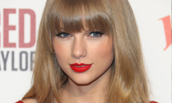 別再堅持裸唇啦！ 女星都愛正紅色唇膏 Jennifer Lawrence、Leighton Meester、Jessica Alba、裸唇、紅唇