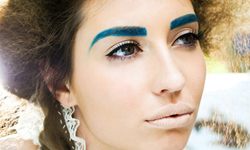 染髮算什麼！藍眉毛風潮席捲潮流界 美妝、染髮、流行、時尚、Cara Delevingne