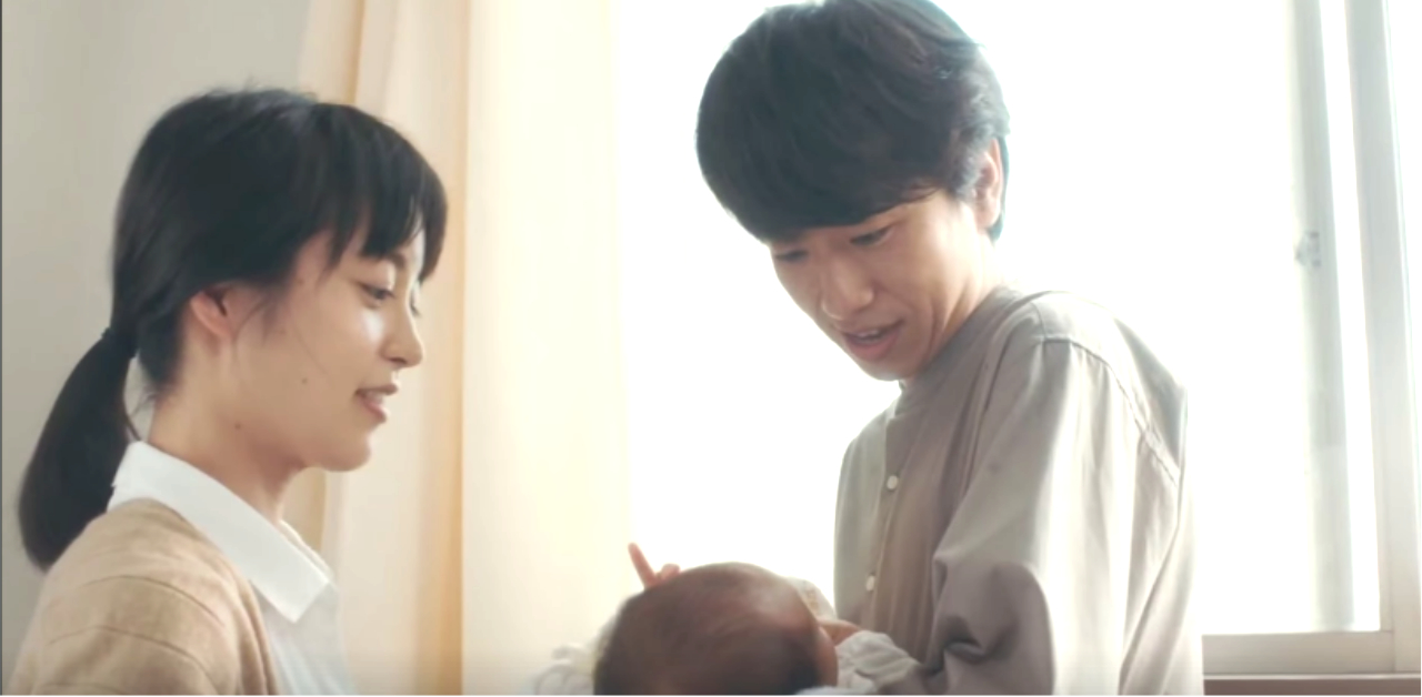 風把帽子給吹飛，也把我吹到你面前 日本廣告、三菱電機、人生的風、風、相遇、溫馨、冷氣廣告