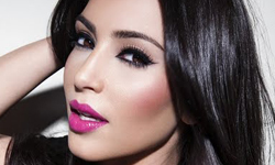 妳做得到嗎？ 五招學會金卡達夏火辣造型 金卡達夏、肯伊威斯特、仿妝、保養、美妝