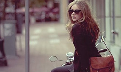 對付安全帽大魔王 機車女孩的必備小物 通勤、乾洗髮、口罩、安全帽、機車族