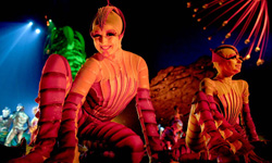 人體變成昆蟲？太陽馬戲團服裝設計師Liz Vandal 人體、昆蟲、太陽馬戲團、馬戲團、服裝、設計師、Liz Vandal、OVO、人體藝術家、La La La Human Step、芭蕾舞、時尚、音樂、舞台劇、電影、新好男孩、Black&Blue