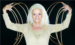 剪？不剪？見見全世界最長的指甲！ 指甲、手指甲、腳趾甲、手指、詭異