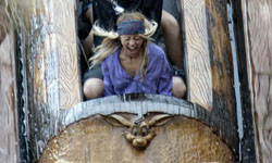 人家怕怕！明星玩遊樂設施表情現驚恐 Chris Colfer、Kim Kardashian、Nicole Richie、Heidi Klum、Kate Moss、James Franco、