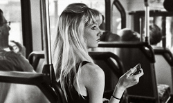 通勤族也可以美美的 搭公車女孩必備小物 通勤、公車、雨傘、補妝、等車