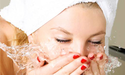 不想再當「油物」啦！別讓油膩肌膚蹂躪妳的美 油肌、痘痘、出油、面膜、控油