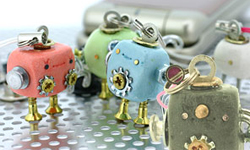 機械風復古小玩具　機器人寶貝手機吊飾 機械、復古、玩具、機器人、寶寶
