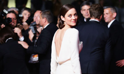 女明星們是有先講好嗎？白色時尚席捲坎城 坎城、白色、瑪莉詠柯蒂亞、海蒂克隆、凱莉穆莉根