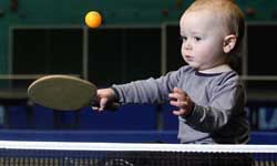 專業的來了！身手矯健的寶寶打桌球    Jamie Myskova-Buddell、桌球、運動、天才、神童