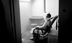 被禁錮的靈魂 ─ 精神病囚犯的特殊牢籠影像記錄 攝影、罪犯、監獄、Jenn Ackerman、Trapped、藝術