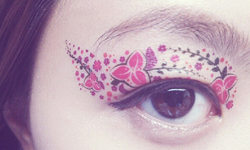 再手殘也不怕！10秒就能搞定的華麗眼線貼 美妝、眼線、紋身貼紙、彩繪、蕾絲