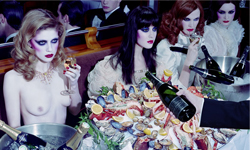 老公別惹我！超完美嬌妻的毀滅性時尚攝影 時尚、美麗、攝影、miles Aldridge、超完美嬌妻