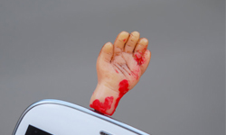 手機上的小手小腳　驚悚又可愛的器官系周邊 人體、手機、肢體、四肢、驚悚