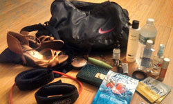 滿足你的偷窺慾  上班族的包包裡裝什麼？ 包包、突擊、皮夾、時尚、精品