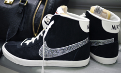 小改造讓你跟別人不一樣！DIY水鑽改造球鞋 DIY、水鑽、球鞋、改造