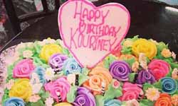 極盡浮誇生日趴  卡達夏式慶生必備清單 生日、浮誇、卡達夏、克蘿伊、慶生