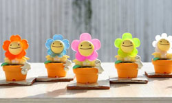 療癒系太陽能可愛小花  搖頭晃腦的のほほん族       のほほん族、玩具、療癒、Takaratomy、搖頭娃娃