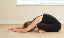 小動作讓你睡更好！輕鬆上手助眠瑜伽 瑜伽、瑜珈、睡眠、助眠、失眠