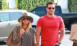 7月6日 大明星小狗仔：Miranda Kerr一家三口甜蜜壓馬路！ 美國國慶、超人、奧蘭多布魯、米蘭達可兒、李奧納多