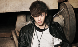 要來迷惑姊姊們的心囉！校園系美型男李鐘碩 韓國、偶像、韓劇、模特兒、型男