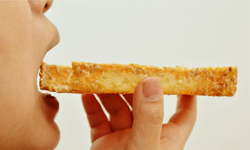 不小心弄碎也不會悲劇？可以吃下肚的仙貝手機殼 仙貝、手機殼、日本