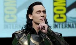 7月23日 大明星小狗仔：洛基霸氣降臨動漫展！ 韓星、f(x)、雷神、洛基、湯姆希德斯頓