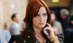 從惡魔助理演到英國女王  演技派女星艾蜜莉布朗 命運規劃局、維多莉亞女王、安海瑟葳、穿著prada的惡魔、艾蜜莉布朗