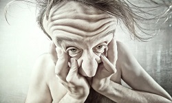 365天都自虐！無法直視的超怪異自拍 自拍、 Dominick Reed、攝影、怪異